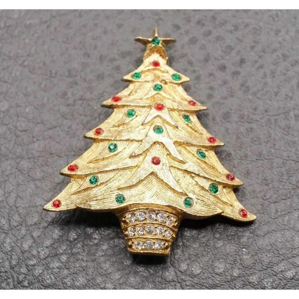 Vintage Christmas Tree Brooch Crystal Rhinestone Red Green Enamel Gold Tone